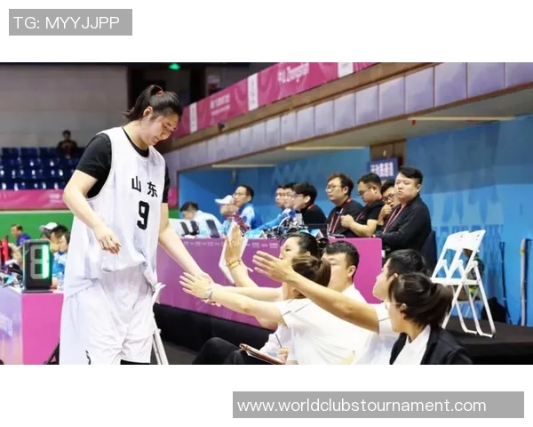 山东女篮与江苏女篮巅峰对决谁能在赛场上笑到最后